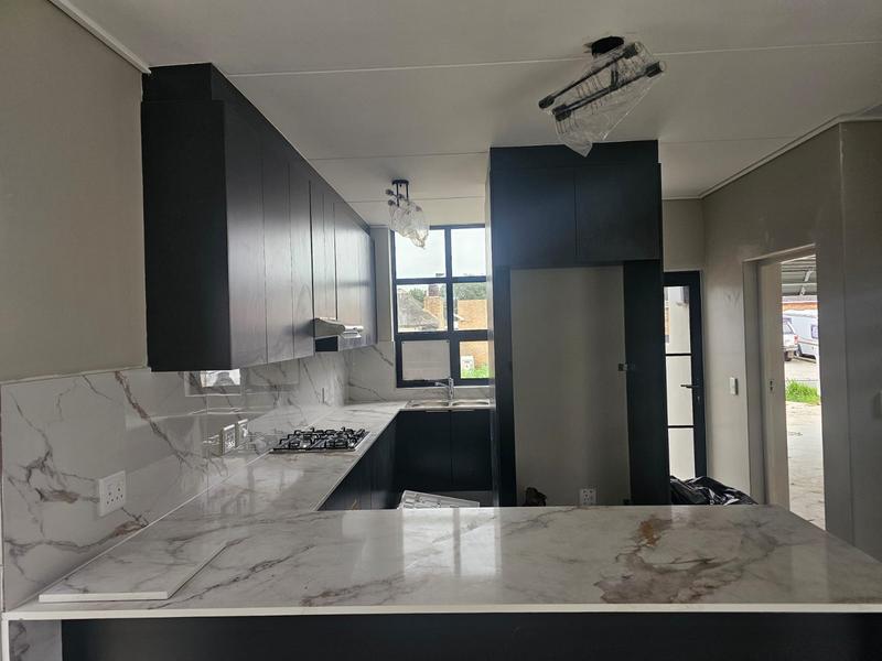 To Let 3 Bedroom Property for Rent in Uitzicht Western Cape